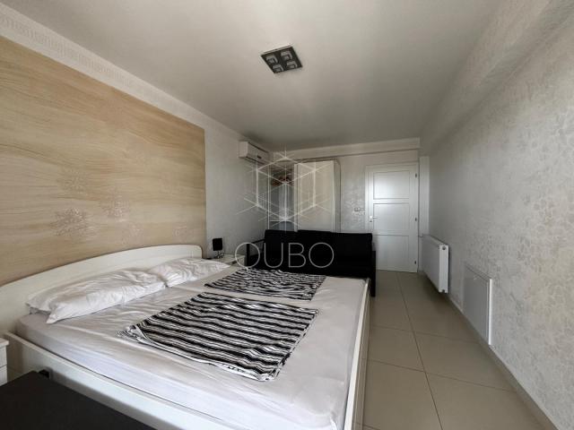Istra, Poreč - Vila s pogledom na more i investicijskim potencijalom