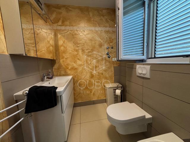 Istra, Poreč - Vila s pogledom na more i investicijskim potencijalom