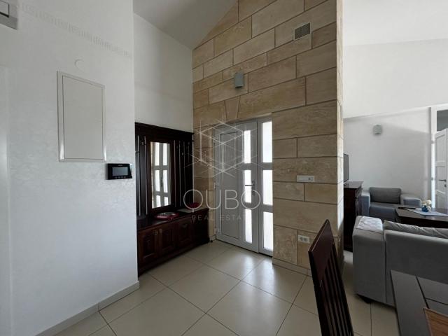 Istra, Poreč - Vila s pogledom na more i investicijskim potencijalom
