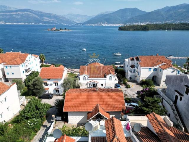 House just 50 m from the sea – Kaluđerovina