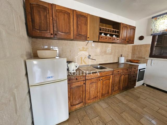 House just 50 m from the sea – Kaluđerovina