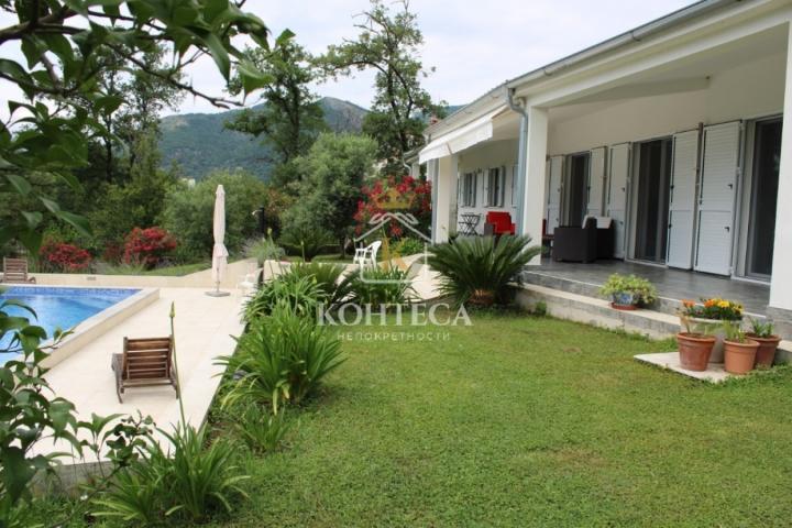 Mediteranska hacijenda u prigradskom naselju -Kavač!
