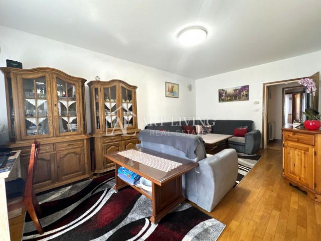 Umag, centar - dvosobni stan 84 m2 na izvrsnoj lokaciji, 400 m od mora