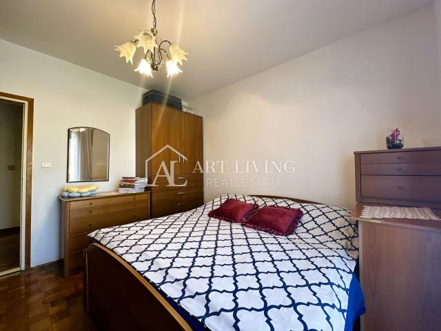 Umag, centar - dvosobni stan 84 m2 na izvrsnoj lokaciji, 400 m od mora