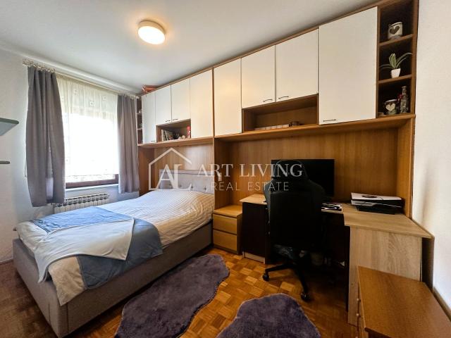 Umag, centar - dvosobni stan 84 m2 na izvrsnoj lokaciji, 400 m od mora