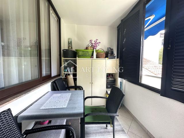 Umag, centar - dvosobni stan 84 m2 na izvrsnoj lokaciji, 400 m od mora