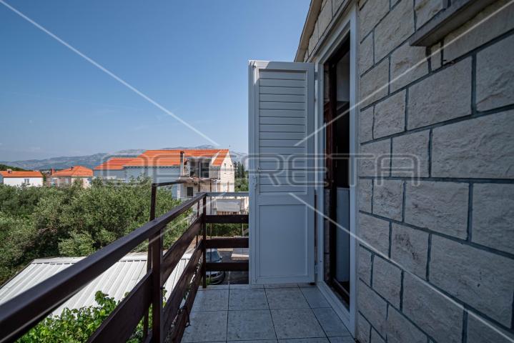 Kuća sa 7 apartmana, 250 m do mora, Lumbarda