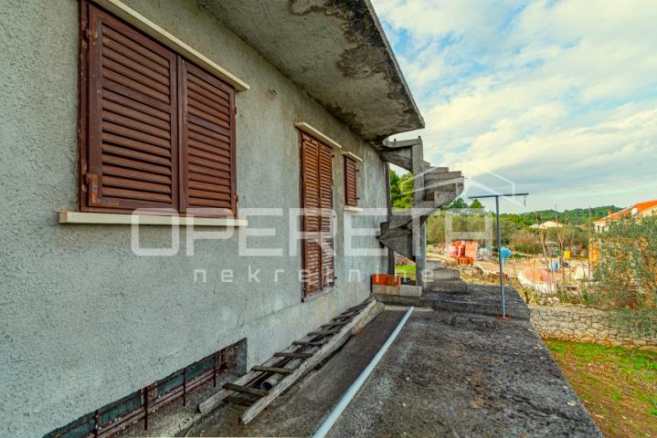 Kuća na atraktivnoj lokaciji, 240 m2, Lumbarda, otok Korčula