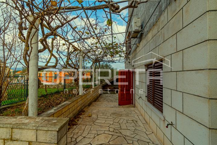 Kuća na atraktivnoj lokaciji, 240 m2, Lumbarda, otok Korčula