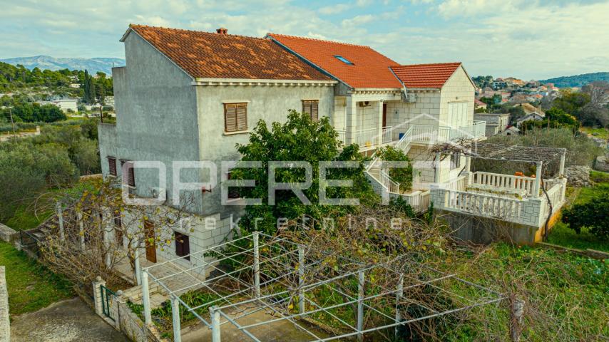 Kuća na atraktivnoj lokaciji, 240 m2, Lumbarda, otok Korčula