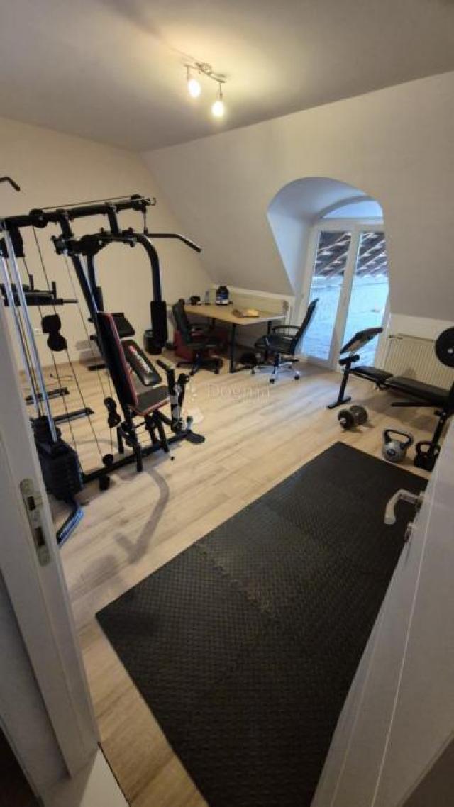 PRODAJA NOVOADAPTIRANE KUĆE S POSLOVNIM PROSTOROM, Novigrad Podravski, 282m2,  