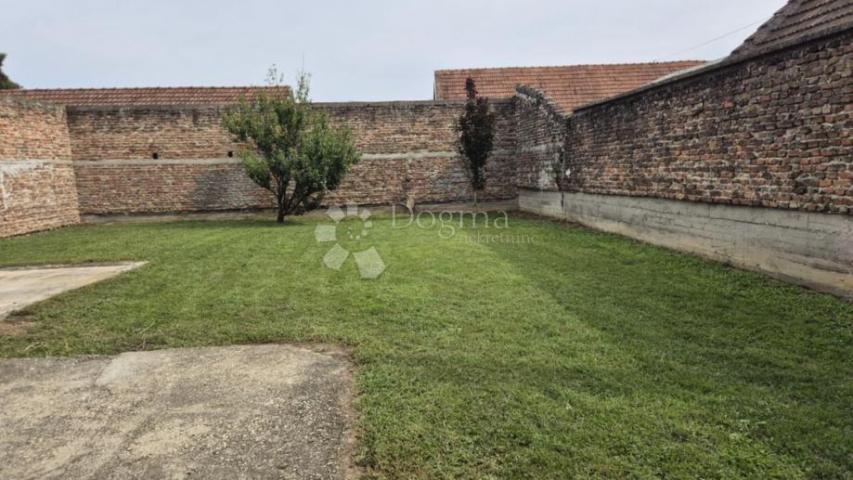 PRODAJA NOVOADAPTIRANE KUĆE S POSLOVNIM PROSTOROM, Novigrad Podravski, 282m2,  