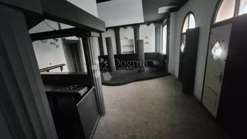 PRODAJA NOVOADAPTIRANE KUĆE S POSLOVNIM PROSTOROM, Novigrad Podravski, 282m2,  
