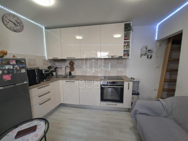 Rovinj – Stan u staroj jezgri s pogledom na more, dvije stambene jedinice, 72 m²