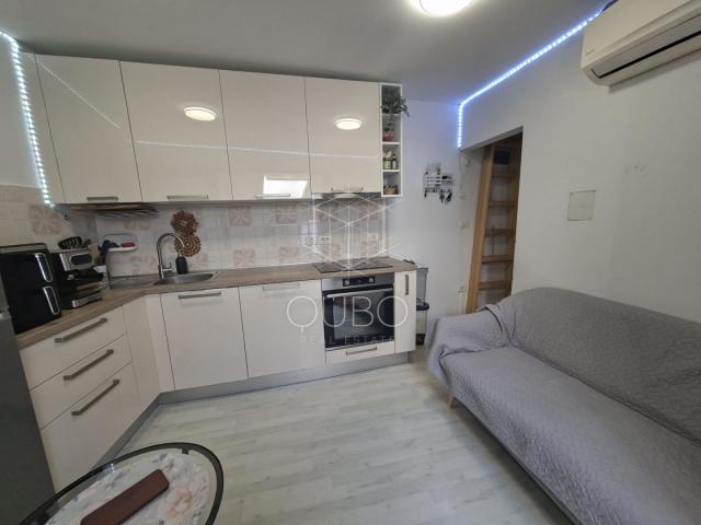 Rovinj – Stan u staroj jezgri s pogledom na more, dvije stambene jedinice, 72 m²