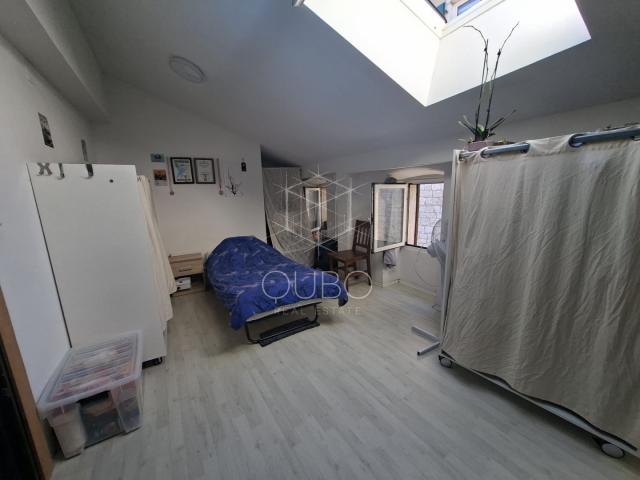 Rovinj – Stan u staroj jezgri s pogledom na more, dvije stambene jedinice, 72 m²