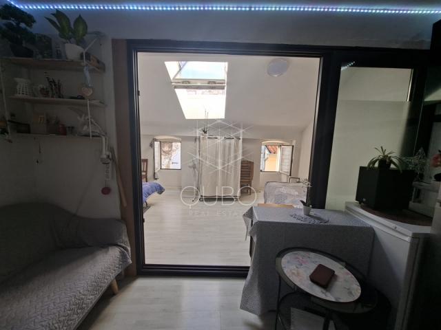 Rovinj – Stan u staroj jezgri s pogledom na more, dvije stambene jedinice, 72 m²