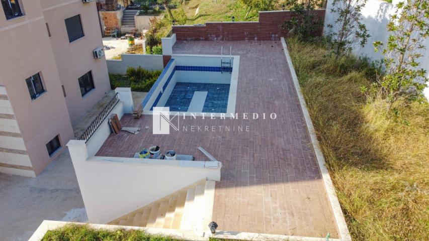 Prodaja jednosobnog stana 41m² sa pogledom na more i garažom – Kumbor, Herceg No