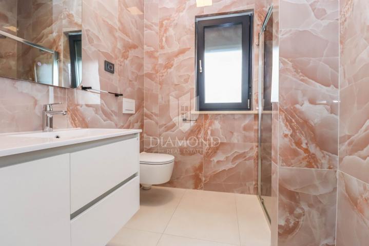 Moderna vila u Banjolama, 500 m od mora – luksuz, privatnost i vrhunska oprema! 