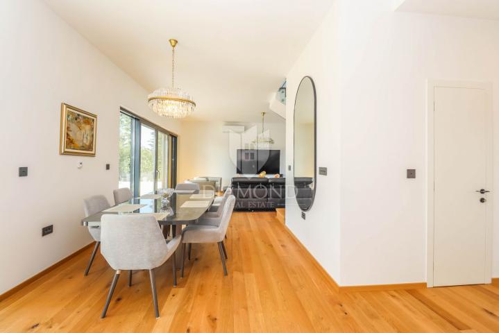 Moderna vila u Banjolama, 500 m od mora – luksuz, privatnost i vrhunska oprema! 