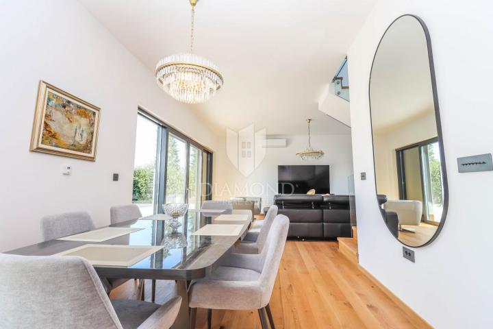 Moderna vila u Banjolama, 500 m od mora – luksuz, privatnost i vrhunska oprema! 
