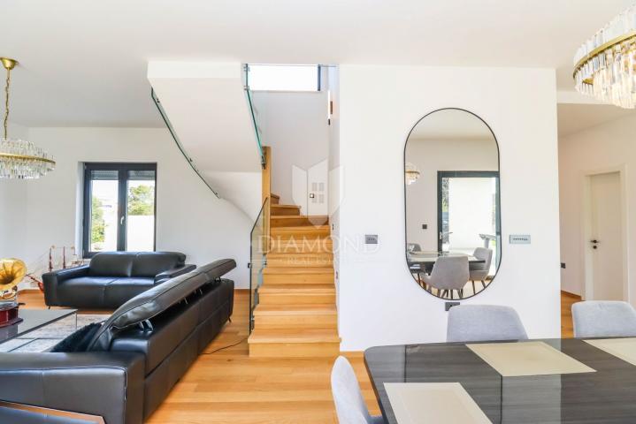 Moderna vila u Banjolama, 500 m od mora – luksuz, privatnost i vrhunska oprema! 