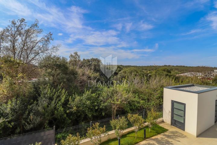 Moderna vila u Banjolama, 500 m od mora – luksuz, privatnost i vrhunska oprema! 