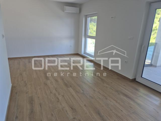 Penthouse, novogradnja na ekskluzivnoj lokaciji - prvi red do mora, Neviđane, 13