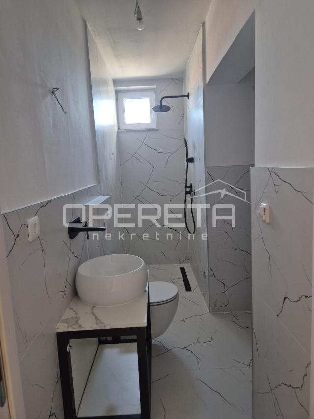 Penthouse, novogradnja na ekskluzivnoj lokaciji - prvi red do mora, Neviđane, 13