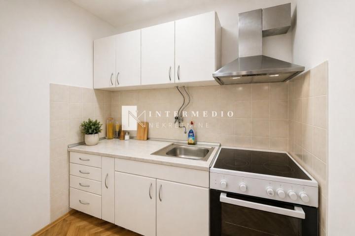 Dvosoban stan prvi red do mora – Baošići