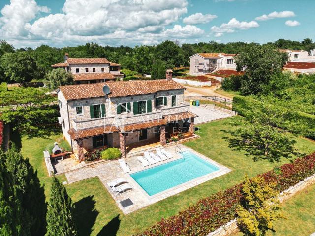 Poreč, okolica - luksuzna rustikalna vila s bazenom - PRILIKA