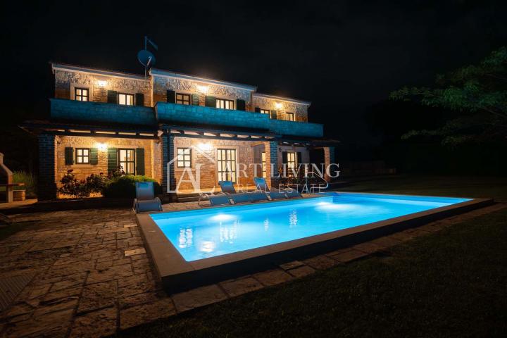 Poreč, okolica - luksuzna rustikalna vila s bazenom - PRILIKA