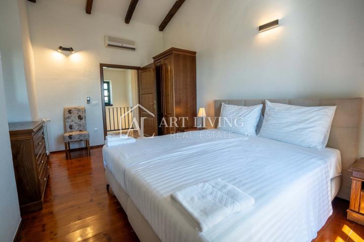 Poreč, okolica - luksuzna rustikalna vila s bazenom - PRILIKA