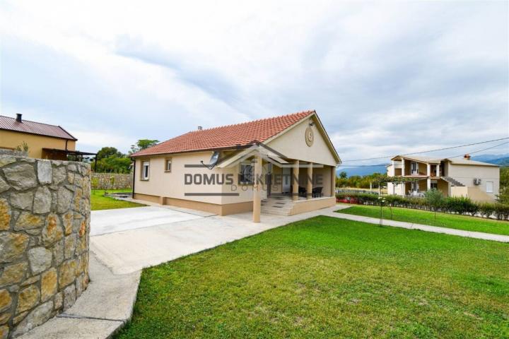 Prizemna kuća 100m2 na placu 1.000m2, Novo Selo - Danilovgrad