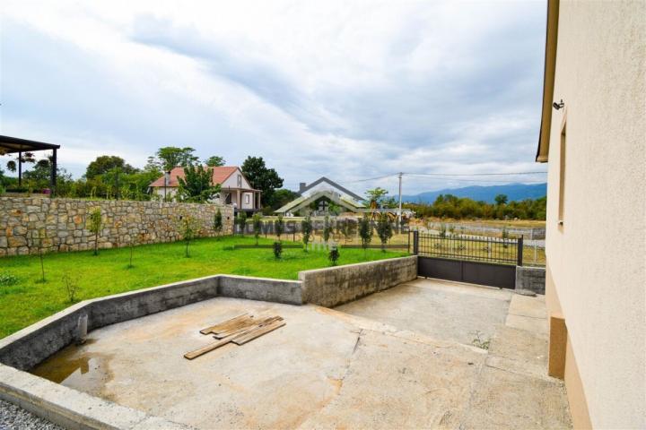 Prizemna kuća 100m2 na placu 1.000m2, Novo Selo - Danilovgrad
