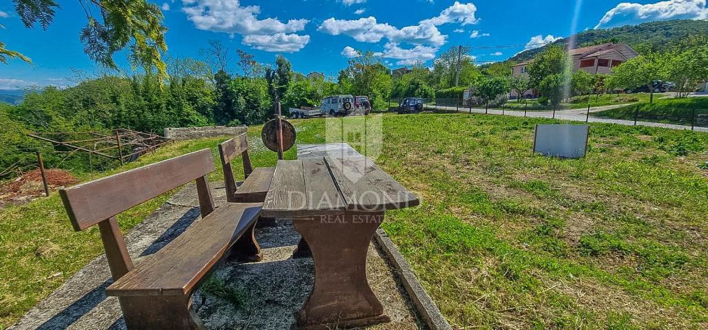 Motovun, okolica, zemljište sa panoramskim pogledom!
