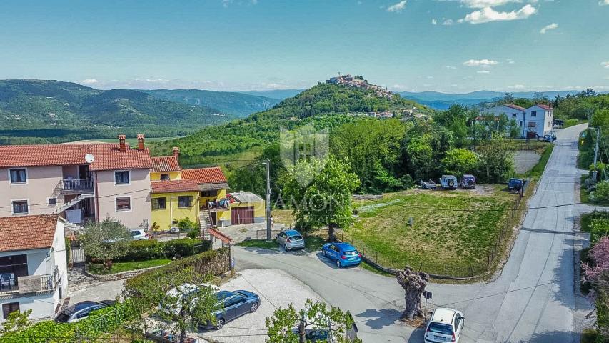 Motovun, okolica, zemljište sa panoramskim pogledom!