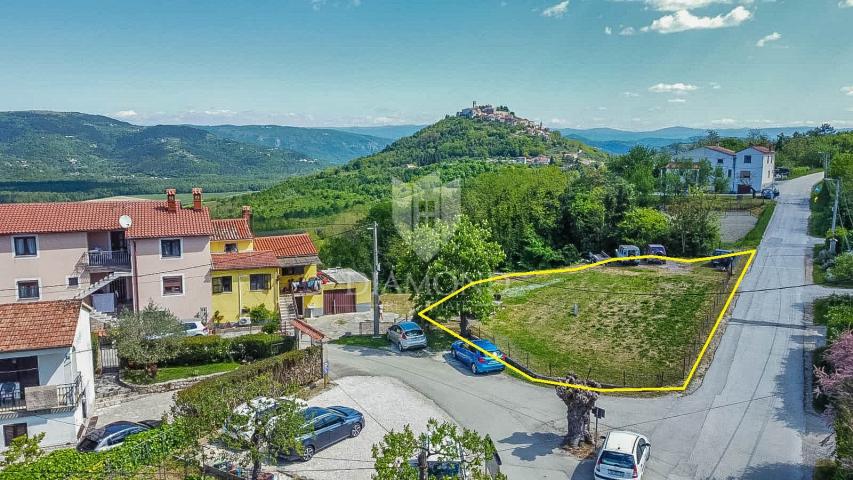 Motovun, okolica, zemljište sa panoramskim pogledom!