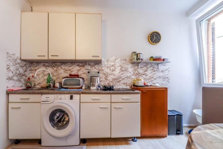Rovinj, Stari grad, odličan stan, potencijal za 3 jedinice