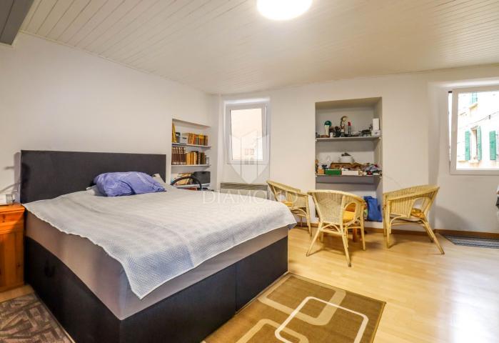 Rovinj, Stari grad, odličan stan, potencijal za 3 jedinice