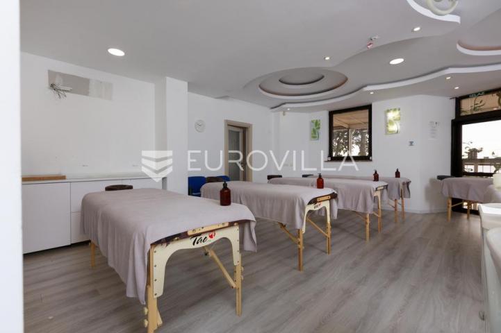 Opatija, Volosko, reprezentativan poslovni prostor, terasa 100 m²