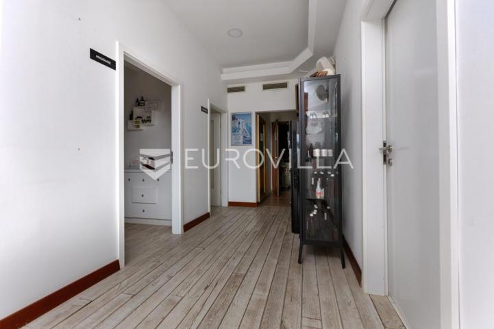 Opatija, Volosko, reprezentativan poslovni prostor, terasa 100 m²