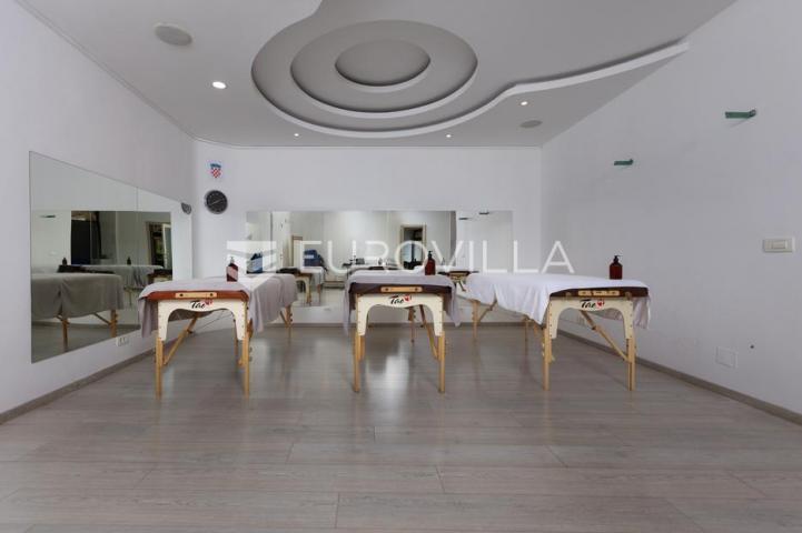 Opatija, Volosko, reprezentativan poslovni prostor, terasa 100 m²