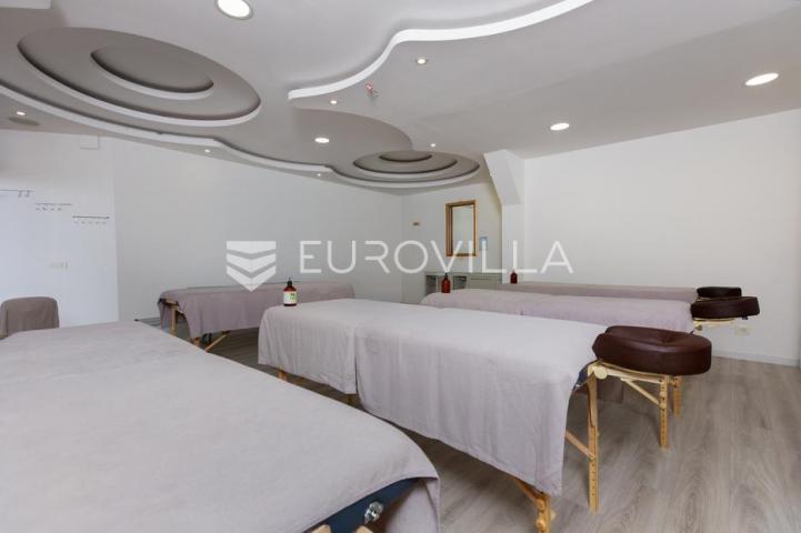 Opatija, Volosko, reprezentativan poslovni prostor, terasa 100 m²