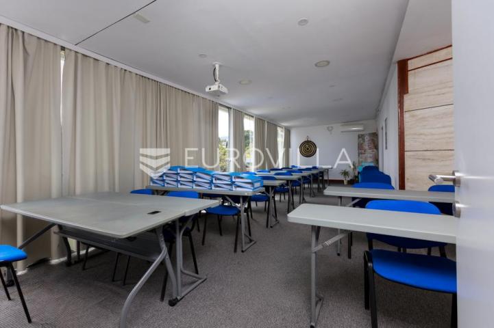 Opatija, Volosko, reprezentativan poslovni prostor, terasa 100 m²