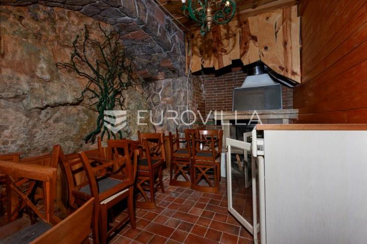Opatija, Volosko, reprezentativan poslovni prostor, terasa 100 m²