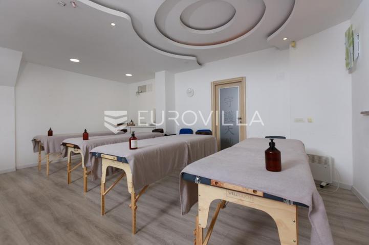 Opatija, Volosko, reprezentativan poslovni prostor, terasa 100 m²