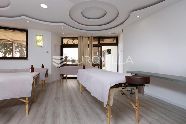 Opatija, Volosko, reprezentativan poslovni prostor, terasa 100 m²