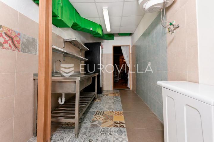Opatija, Volosko, reprezentativan poslovni prostor, terasa 100 m²
