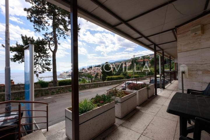 Opatija, Volosko, reprezentativan poslovni prostor, terasa 100 m²